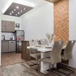 Slate Wood Apartment *