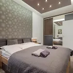 Apartment Slate Wood *