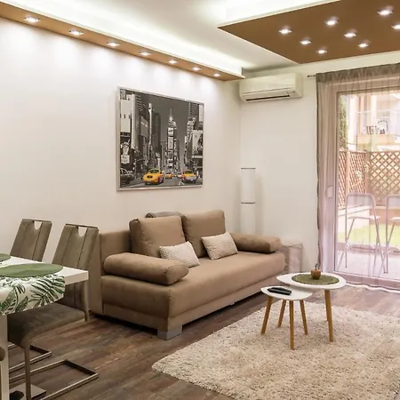 Apartman Slate Wood *