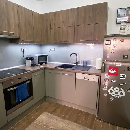 Apartman Slate Wood *